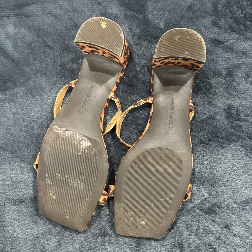 Banana Republic Leopard blocked heel - Picture 6 of 6